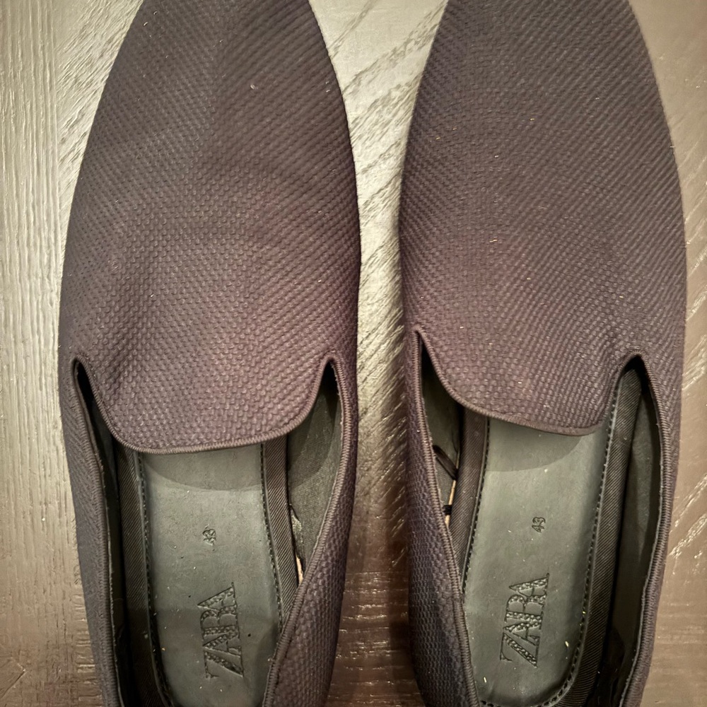 Zara Black Loafers Sleek Slip-Ons